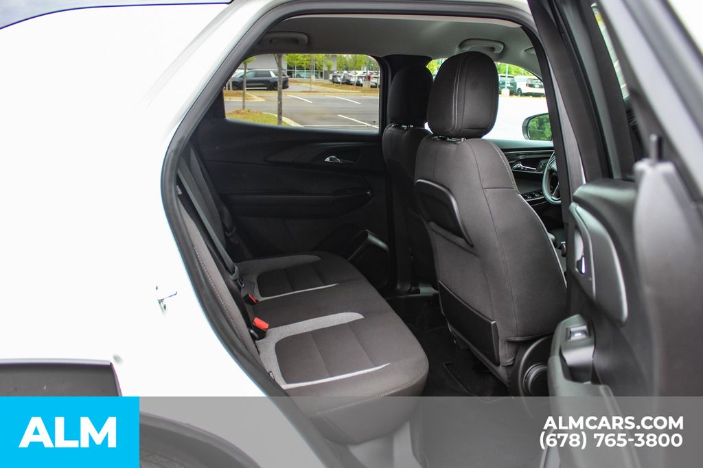 Used 2025 White Chevrolet LT image 19