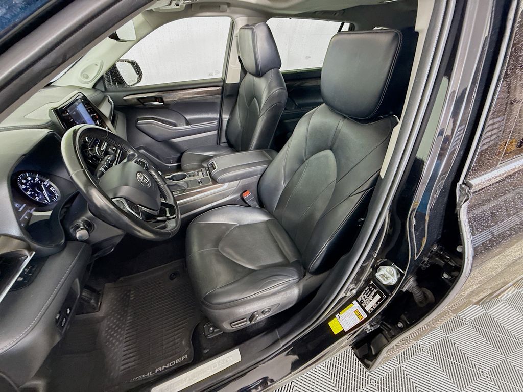 Thumbnail: 2020 Toyota Highlander - 22