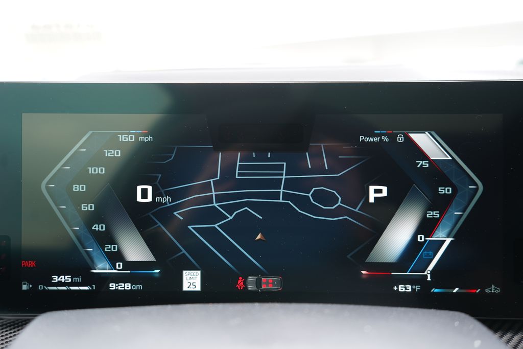 2025 BMW X7 M60i 16