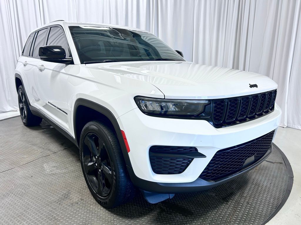 used 2023 Jeep Grand Cherokee car, priced at $32,990