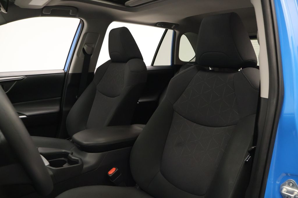 Thumbnail: 2019 Toyota RAV4 - 13