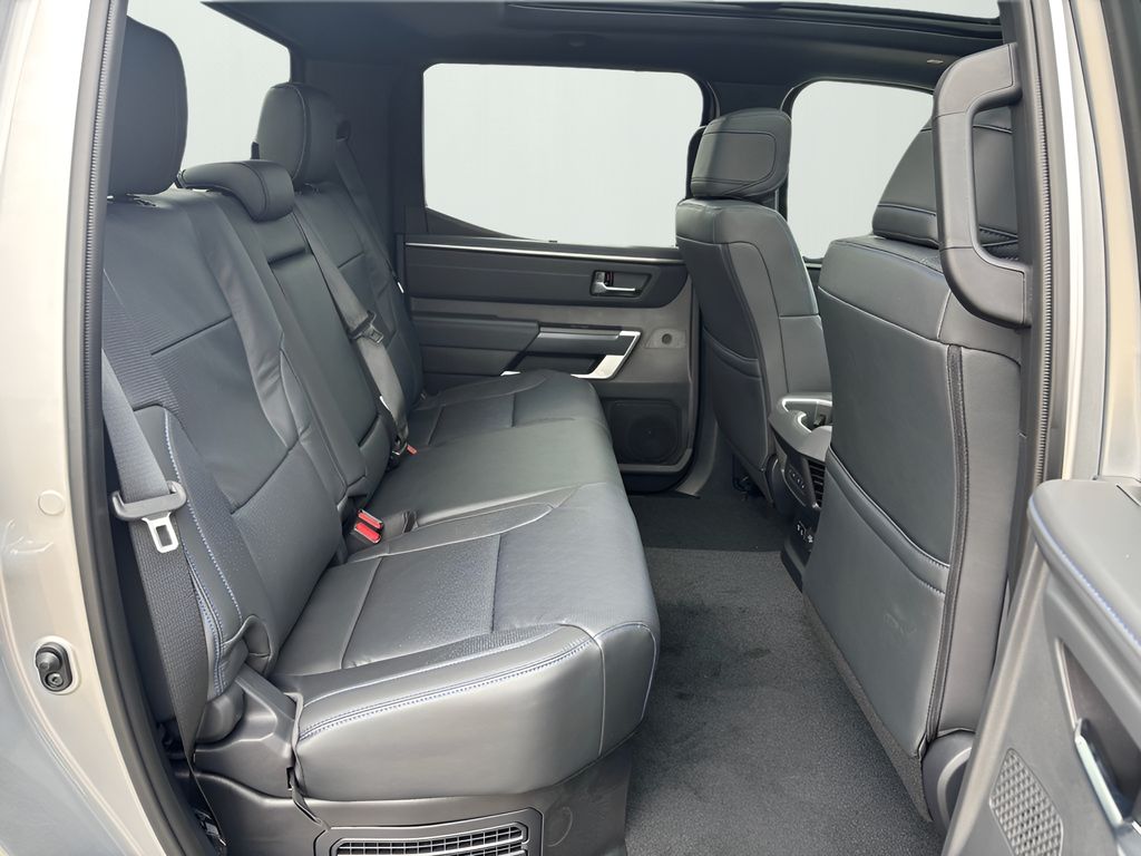 2025 Toyota Tundra CrewMax Platinum photo 17