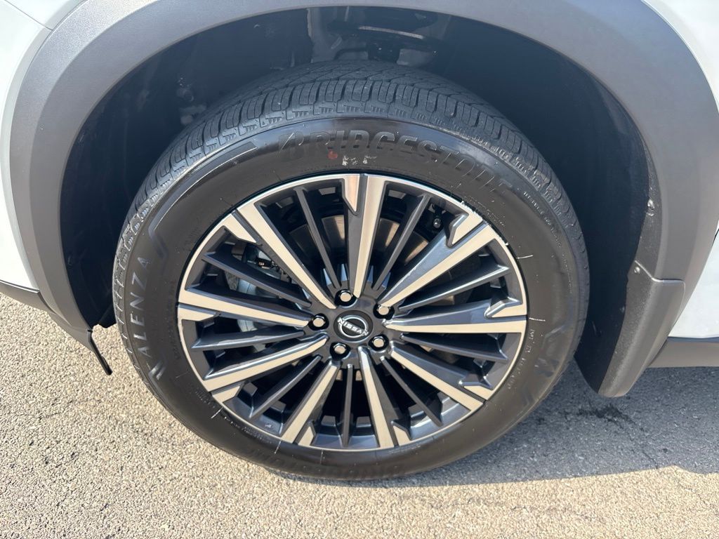 New 2026 White Nissan Platinum image 10