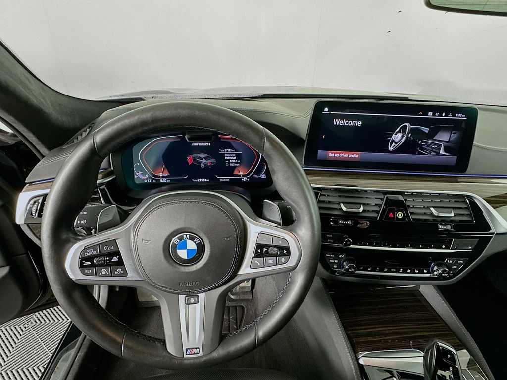 2022 BMW 5 Series M550i xDrive 11