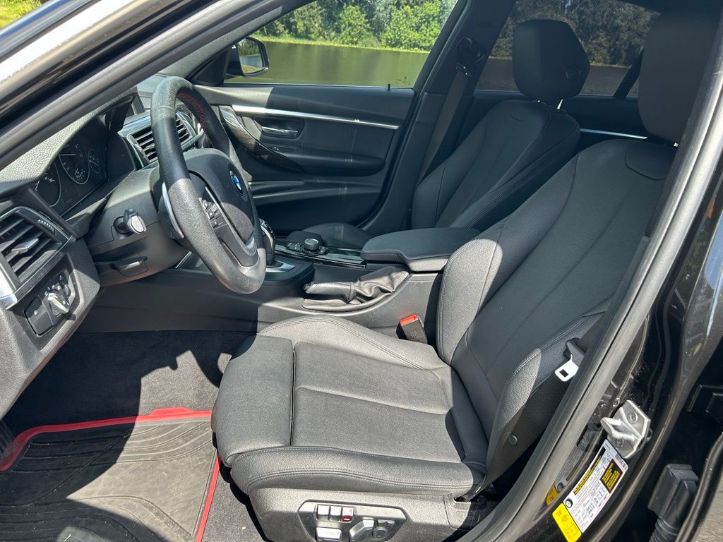Thumbnail: 2018 BMW 3 Series - 14