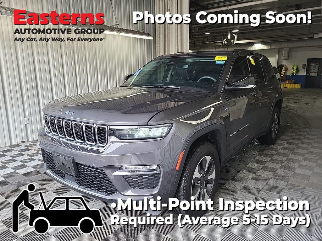 2022 Jeep Grand Cherokee 4xe's photo