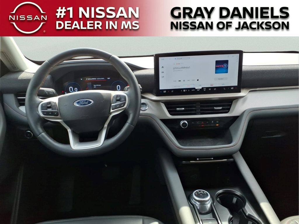 Used 2025 Ford Explorer SUV