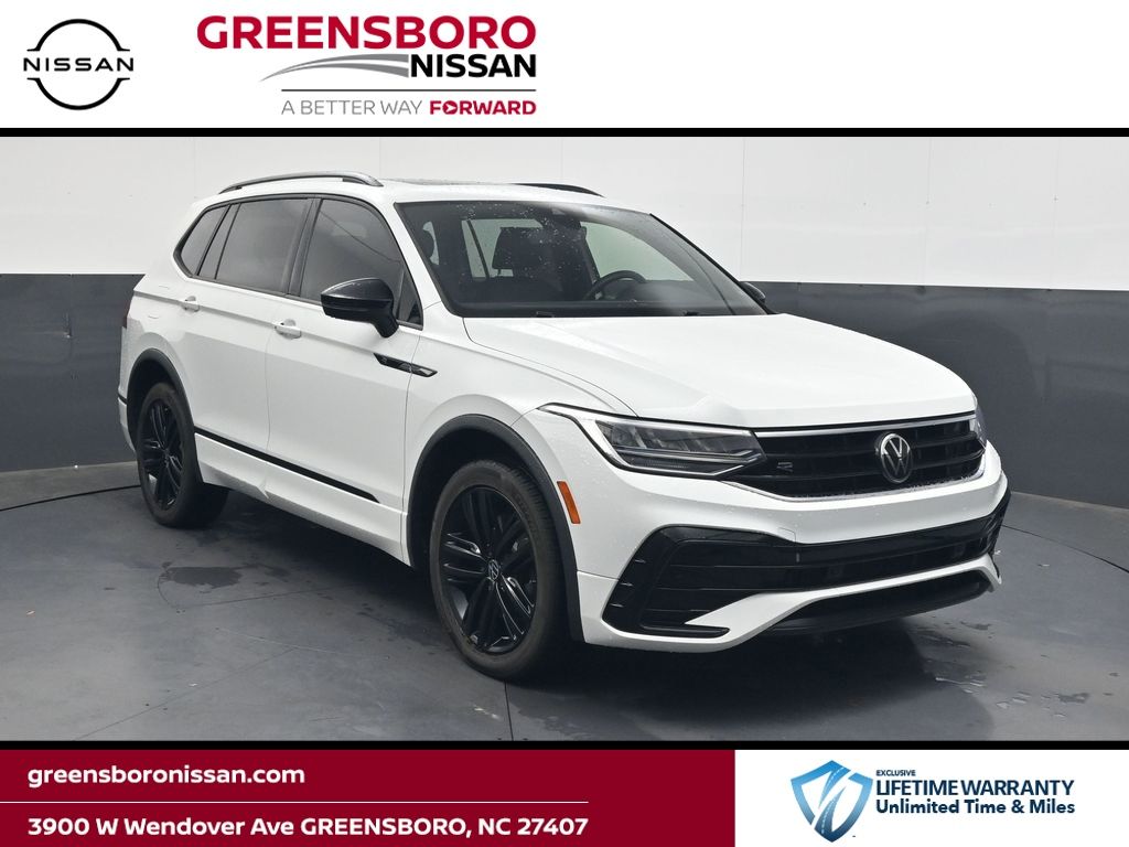 Pure White 2022 Volkswagen Tiguan SUV / Crossover Front-Wheel Drive 8-Speed Automatic