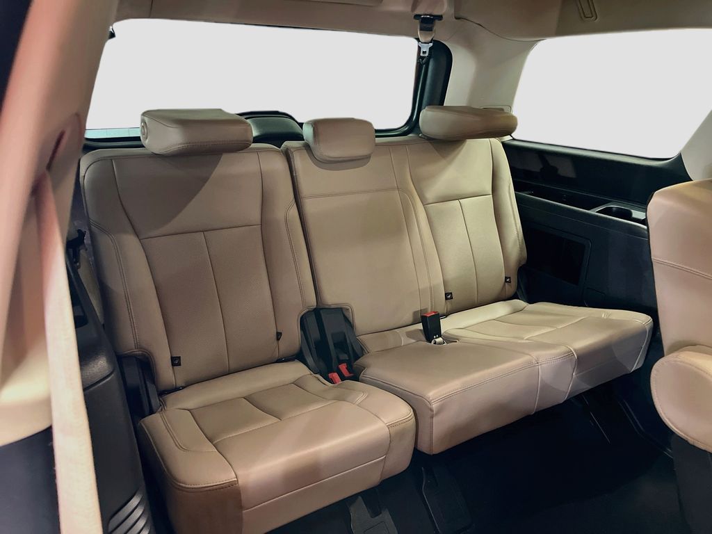 Used 2024 Gray Metallic Ford XLT image 28