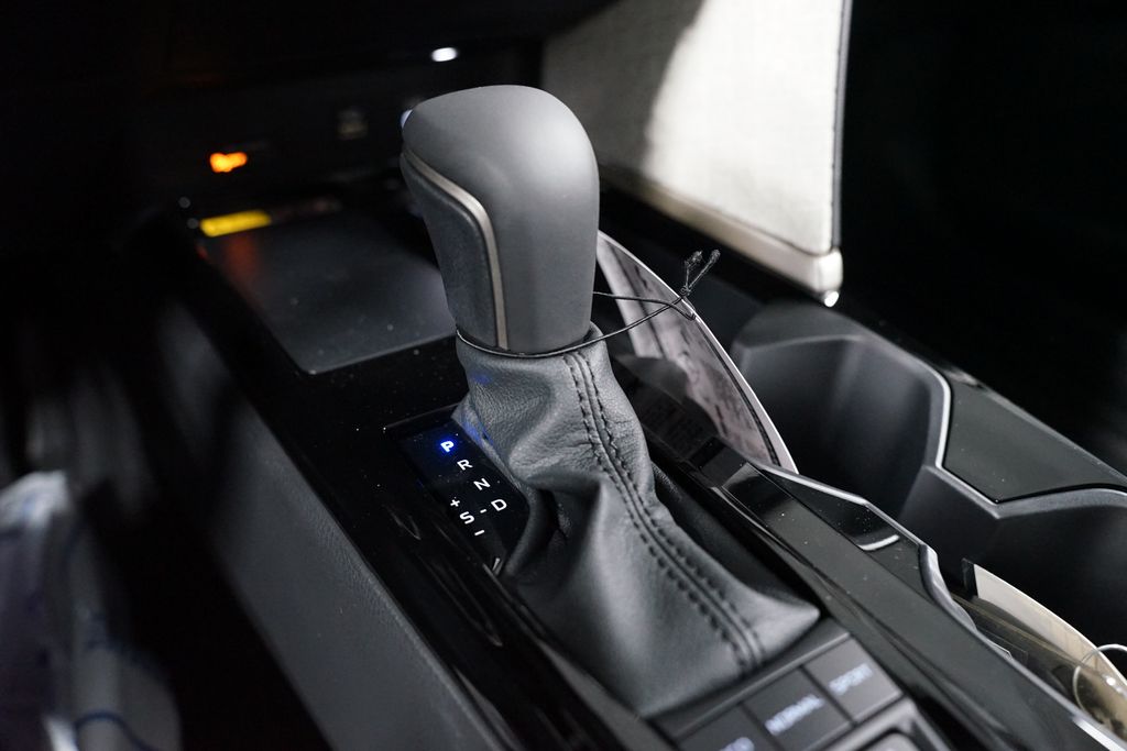 Thumbnail: 2025 Toyota Camry - 21