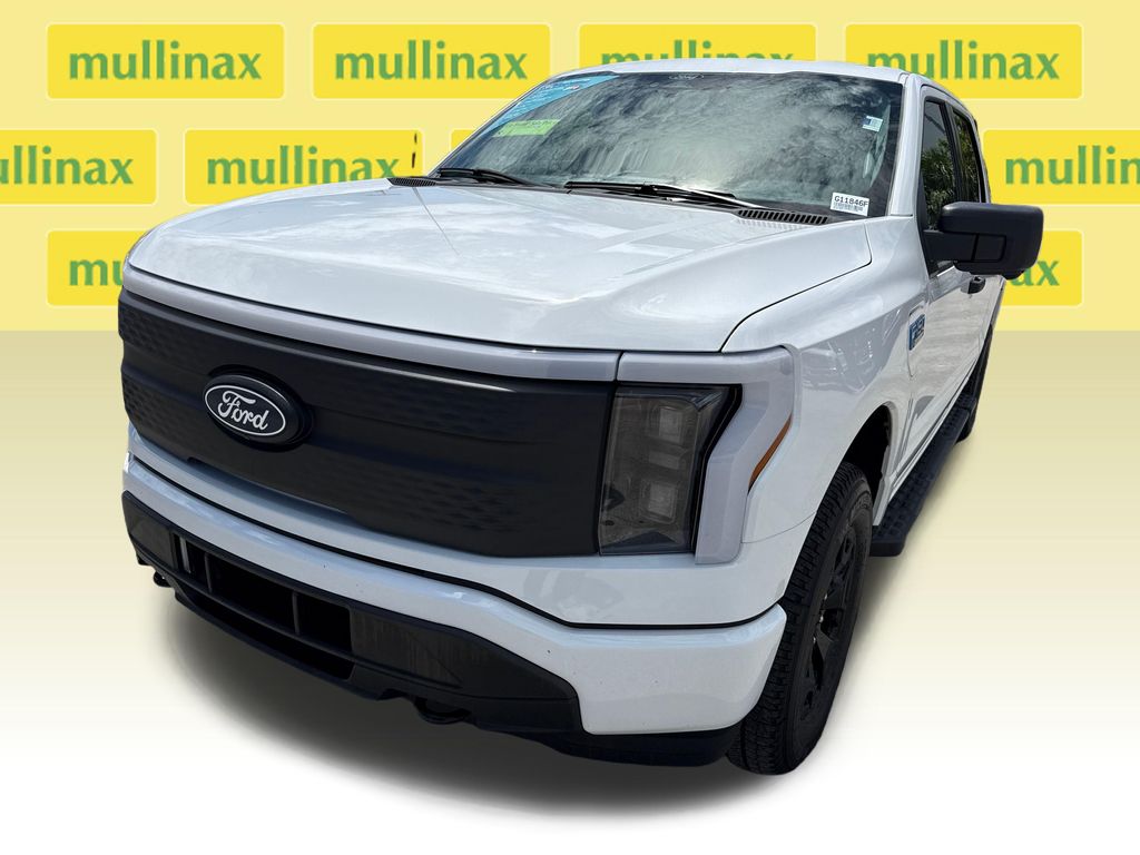 Certified Used 2025 White Ford XLT image 10