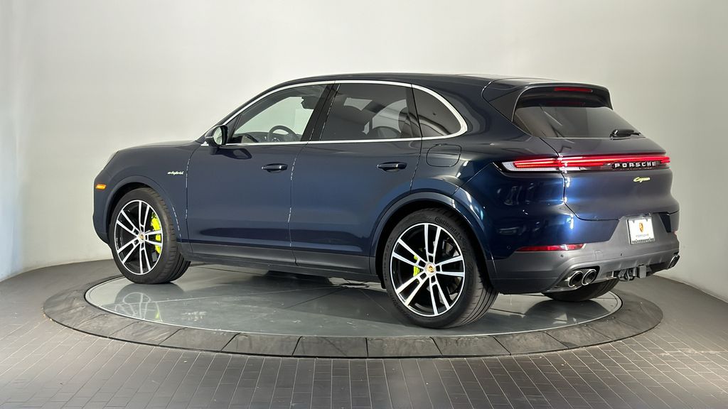 2024 Porsche Cayenne E-Hybrid 3