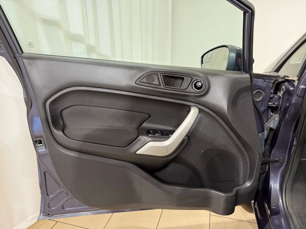 Thumbnail: 2013 Ford Fiesta - 14