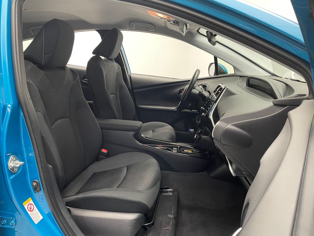 2022 Toyota Prius Prime LE 17