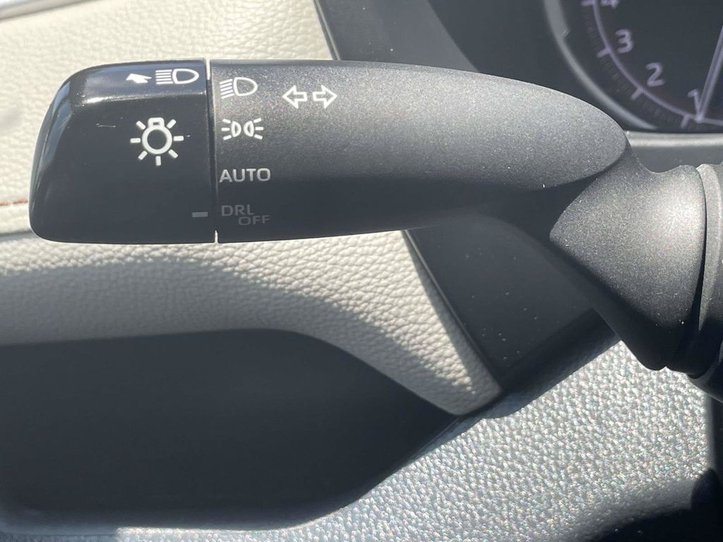 Used 2023  Toyota XLE image 24