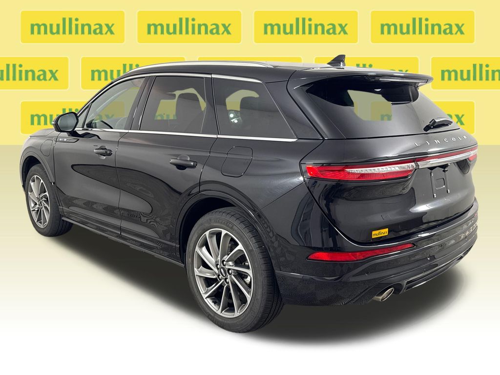 Used 2022 Black Lincoln Grand Touring image 11