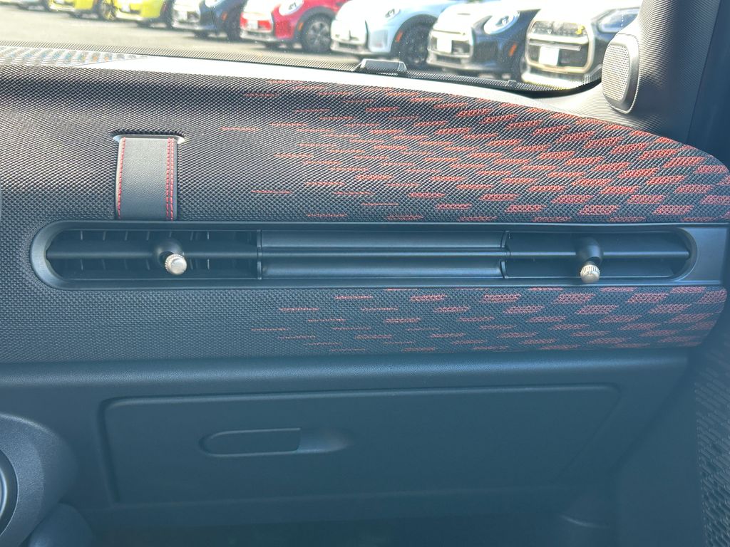 Thumbnail: 2025 MINI Cooper - 25