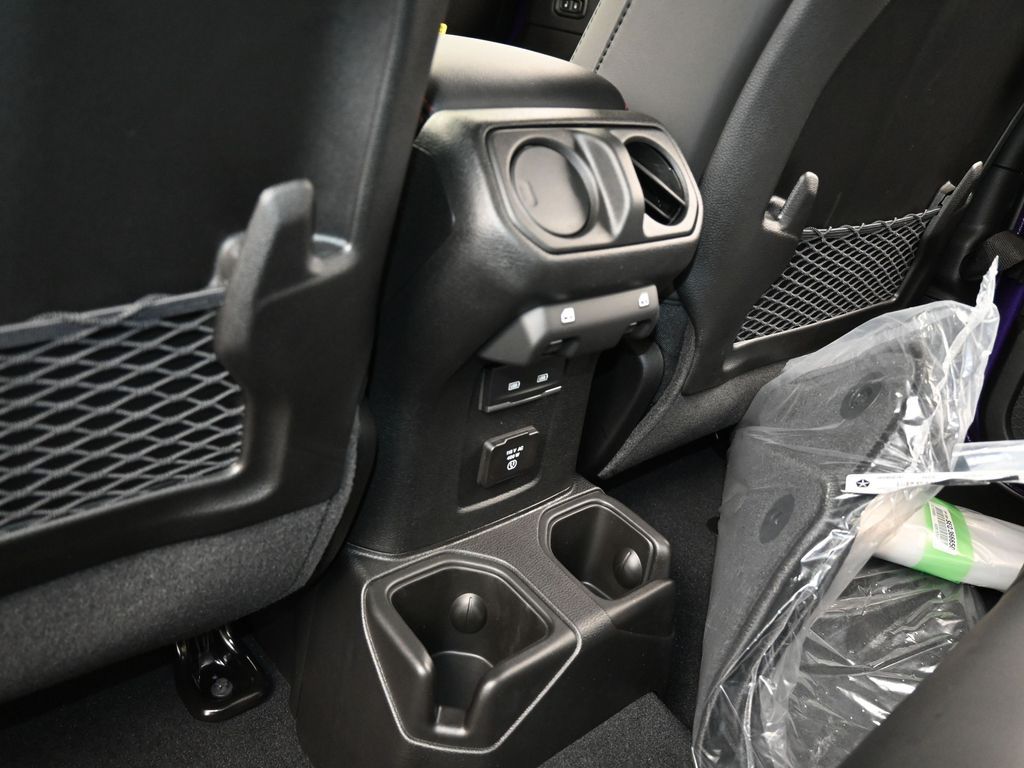 New 2026 Reign Jeep Rubicon image 30