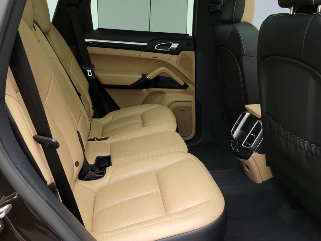 Thumbnail: 2017 Porsche Cayenne - 14