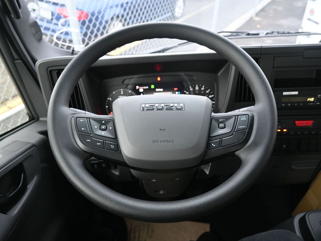 2025 Isuzu NPR XD 