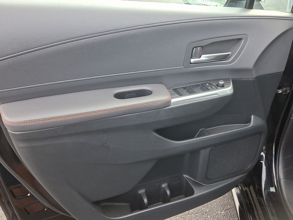 Thumbnail: 2022 Toyota Sienna - 16