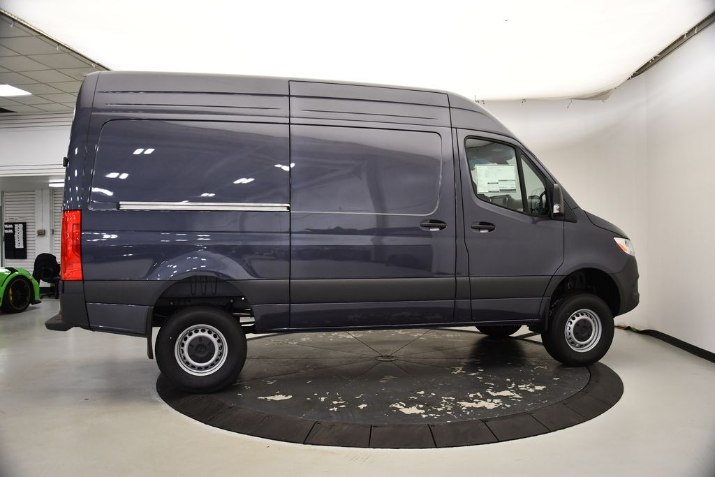 2025 Mercedes-Benz Sprinter 2500 8