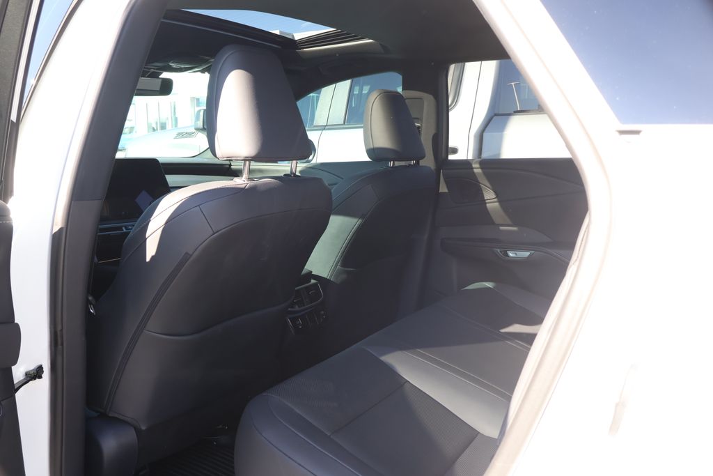 Thumbnail: 2025 Lexus RX - 31