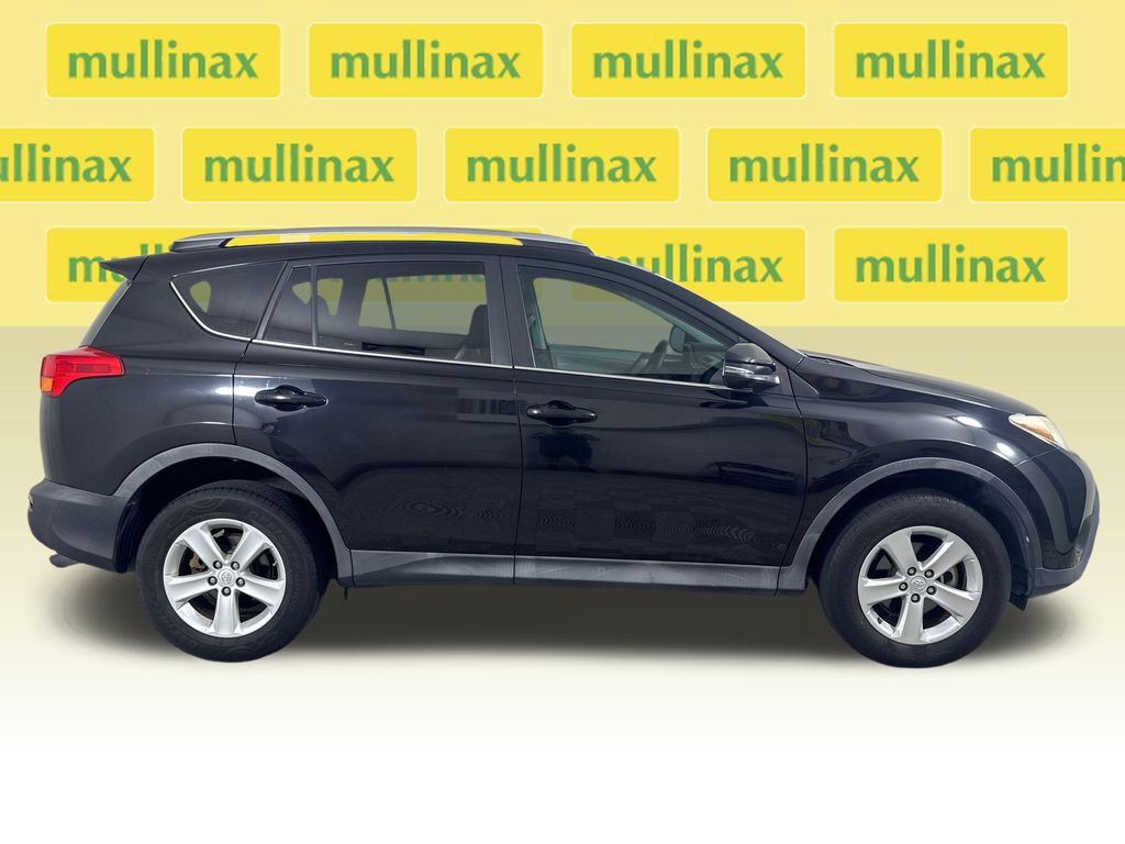 Used 2013 Black Toyota XLE image 3