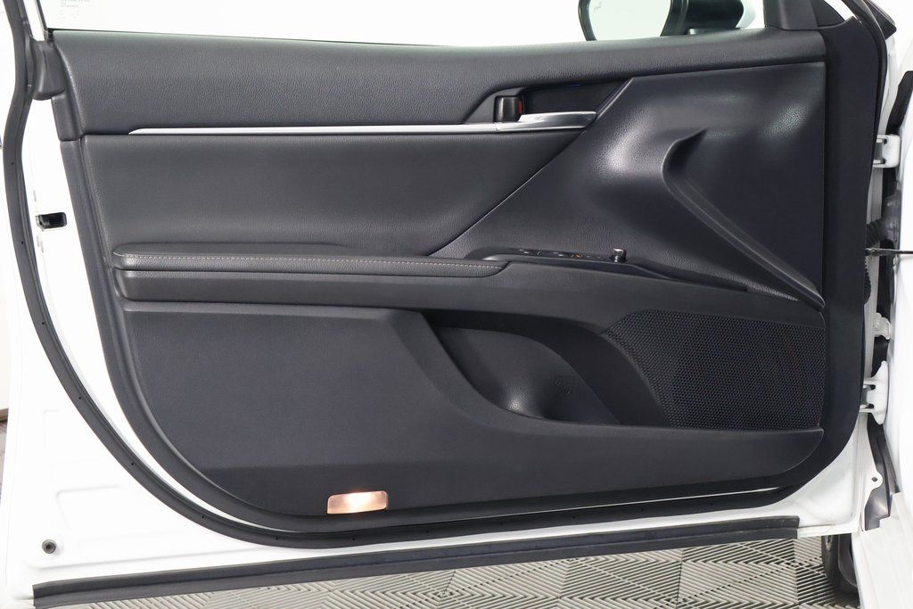 Thumbnail: 2020 Toyota Camry - 12