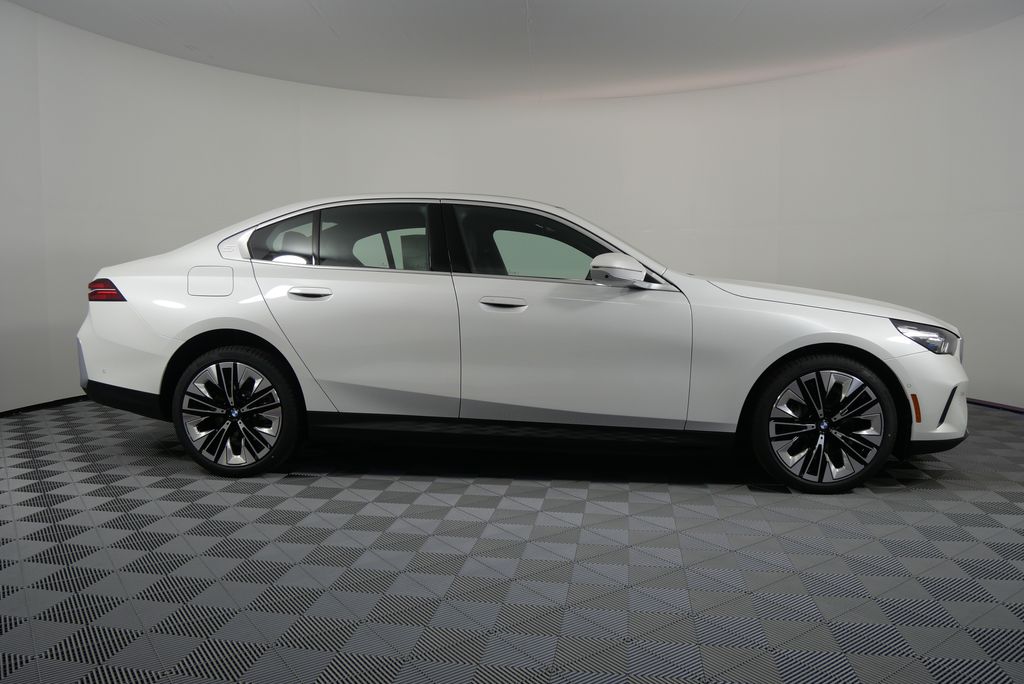 2025 BMW i5 eDrive40 2