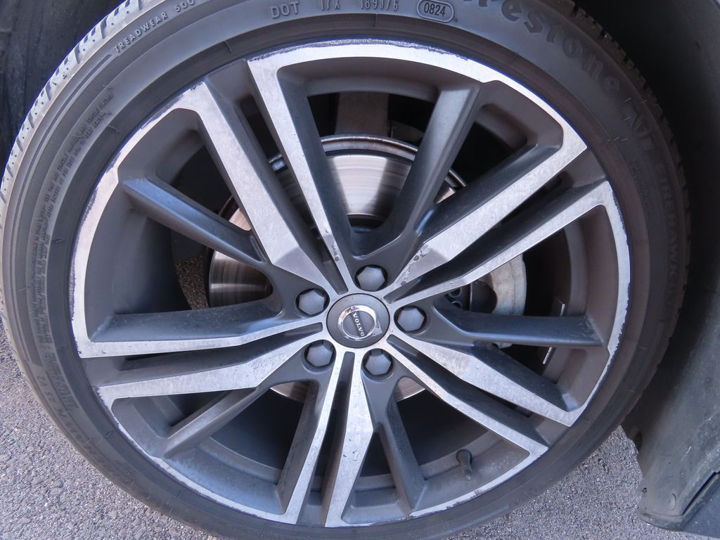 Thumbnail: 2019 Volvo V60 - 18