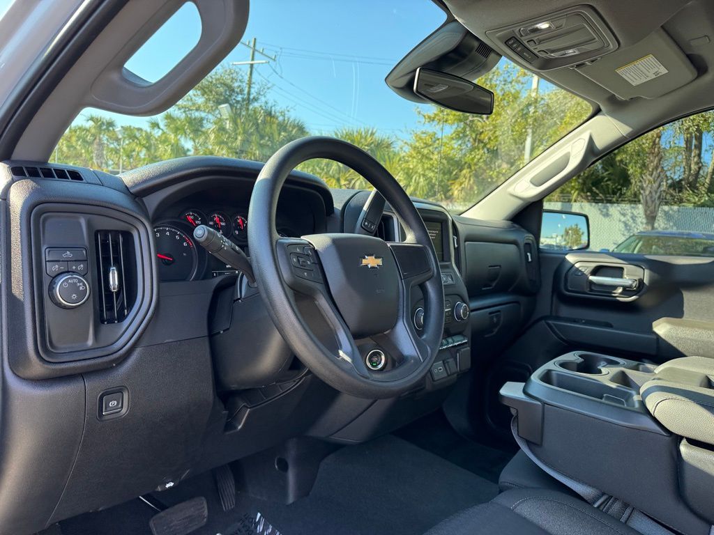 2024 Chevrolet Silverado 1500 Custom 31