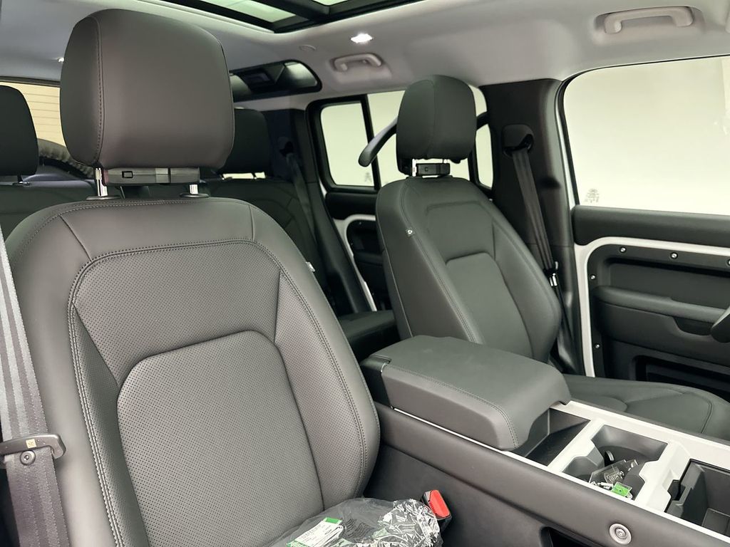 Thumbnail: 2026 Land Rover Defender - 6