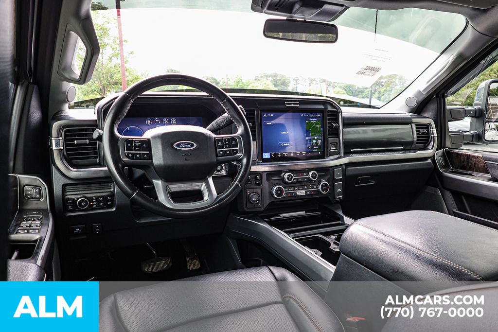Used 2025 White Ford Lariat image 27