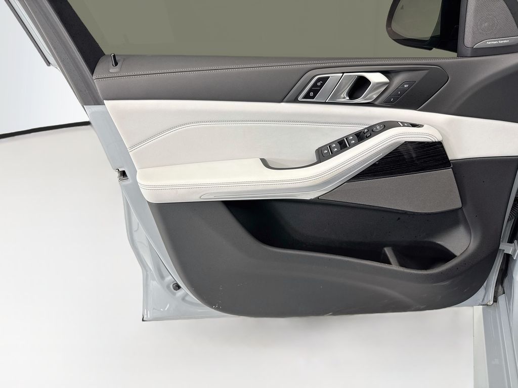 Thumbnail: 2024 BMW X5 - 23
