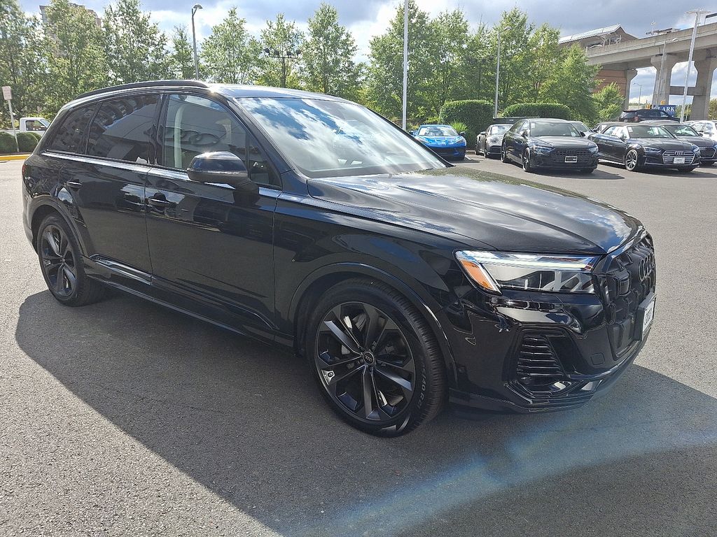 Thumbnail: 2025 Audi Q7 - 2