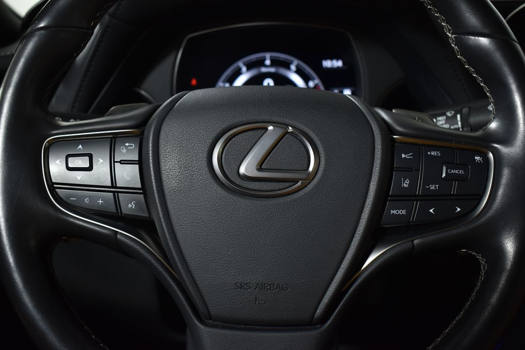 Thumbnail: 2022 Lexus LS - 19