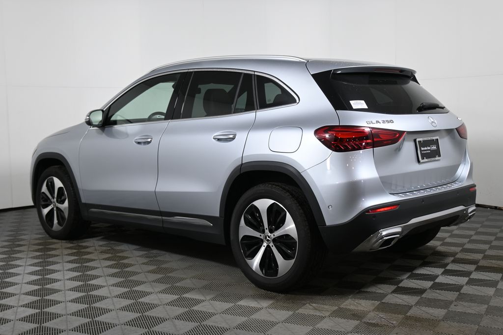Thumbnail: 2026 Mercedes-Benz GLA - 5