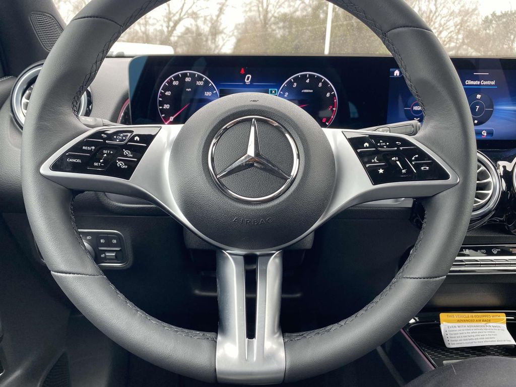 Thumbnail: 2025 Mercedes-Benz GLB - 21