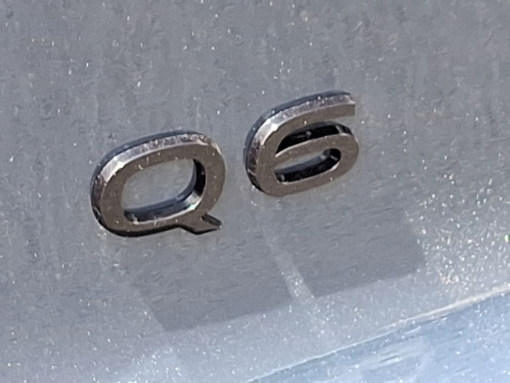 2025 Audi e-tron Premium 20