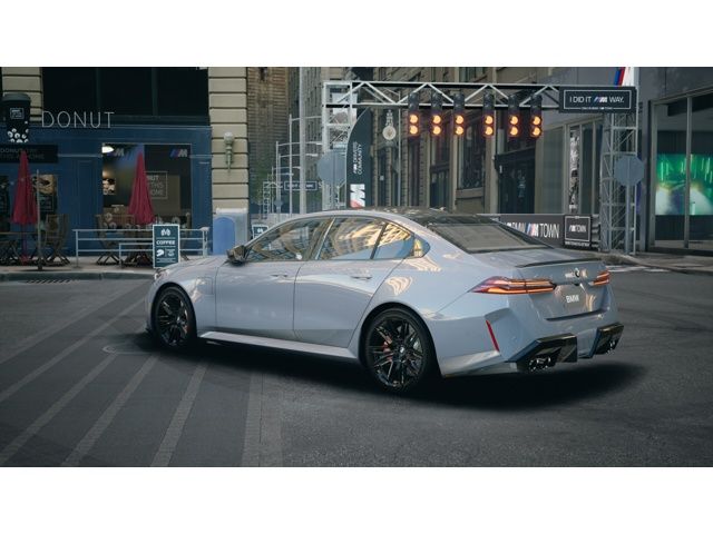 Thumbnail: 2026 BMW M5 - 2