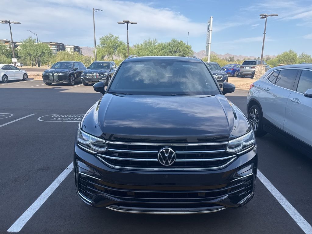 2023 Volkswagen Tiguan SE R-Line 2