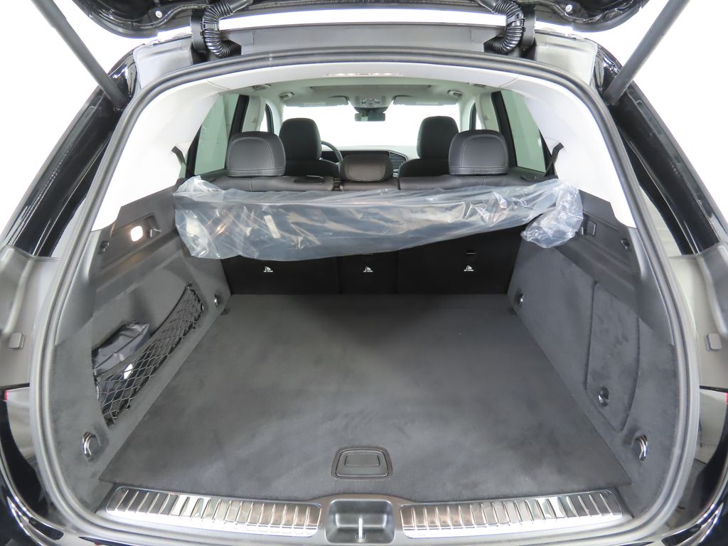 Thumbnail: 2026 Mercedes-Benz GLE - 26