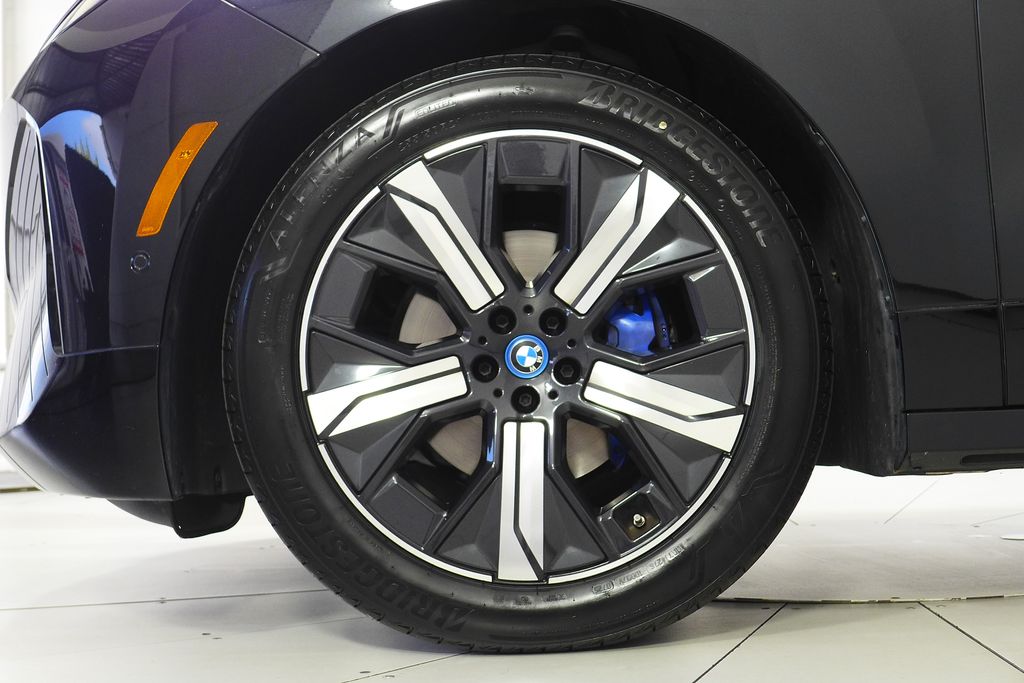 Thumbnail: 2023 BMW iX - 5