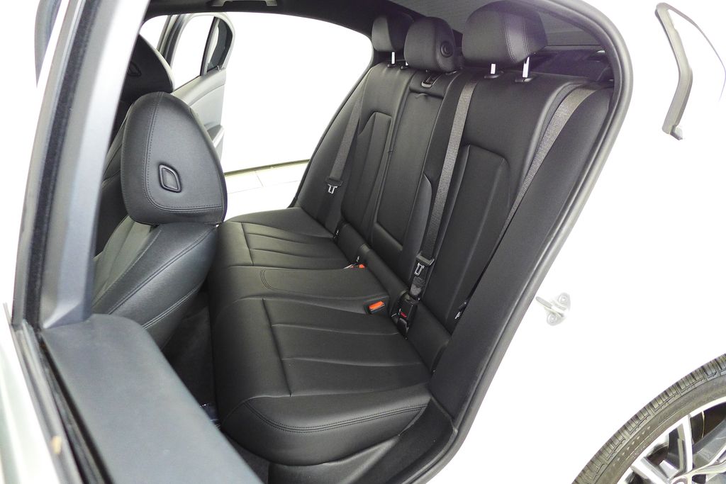 Thumbnail: 2021 BMW 3 Series - 21