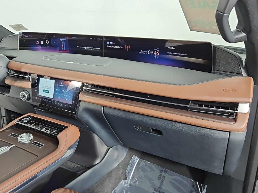 Thumbnail: 2025 Lincoln Navigator - 13