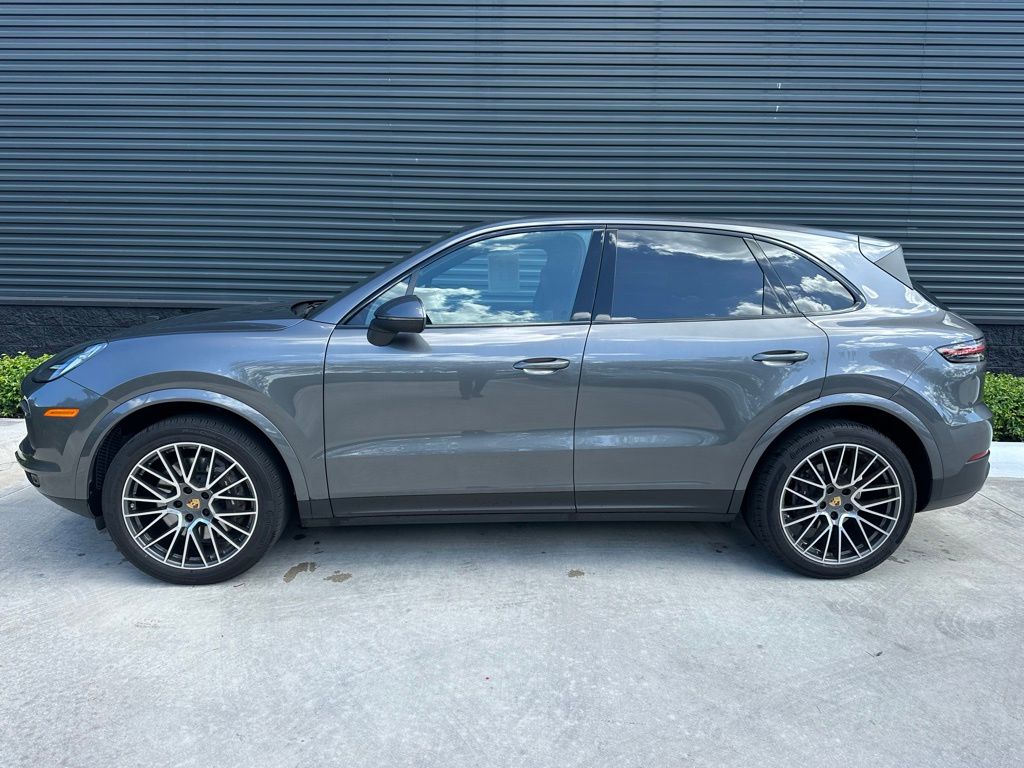 Thumbnail: 2021 Porsche Cayenne - 2