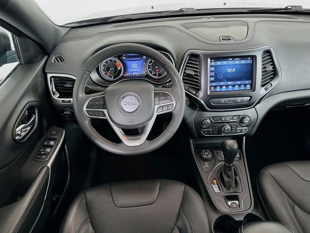 Thumbnail: 2021 Jeep Cherokee - 21