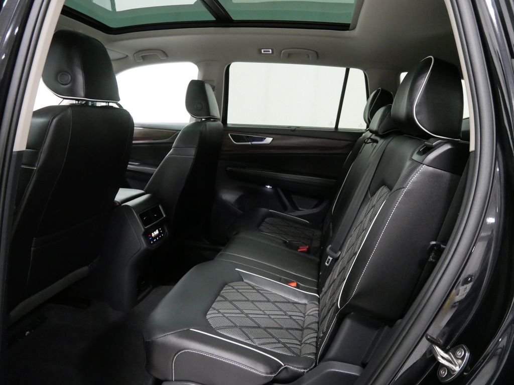 Used 2025 Volkswagen Atlas SUV