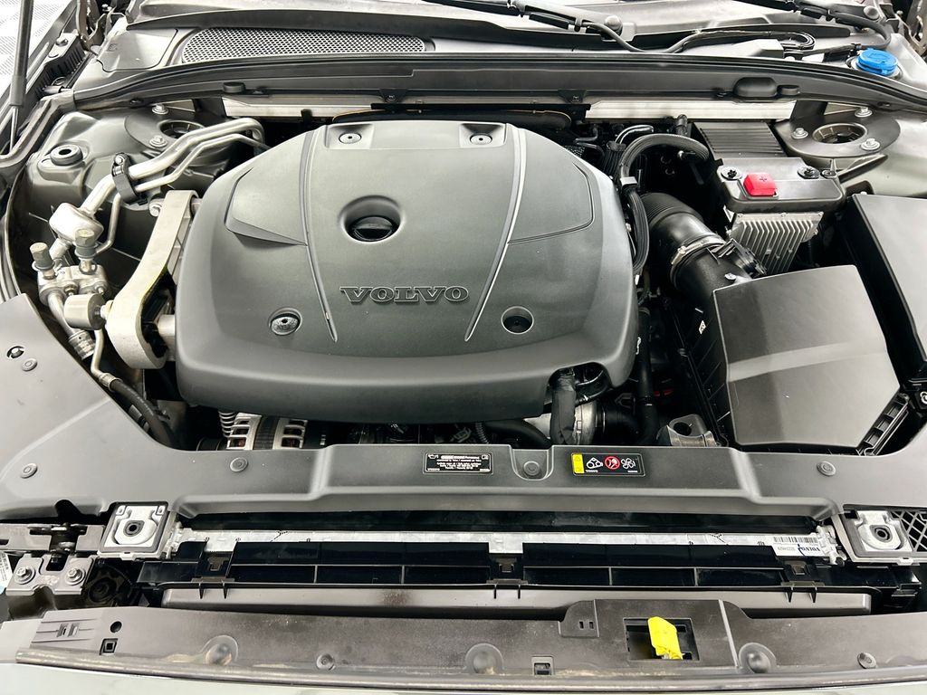 Thumbnail: 2020 Volvo S60 - 27